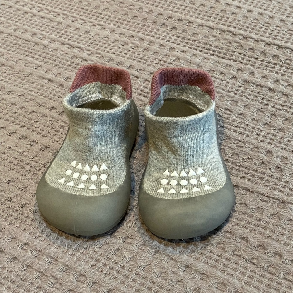 Baby Sock-Shoes 6-9 Months